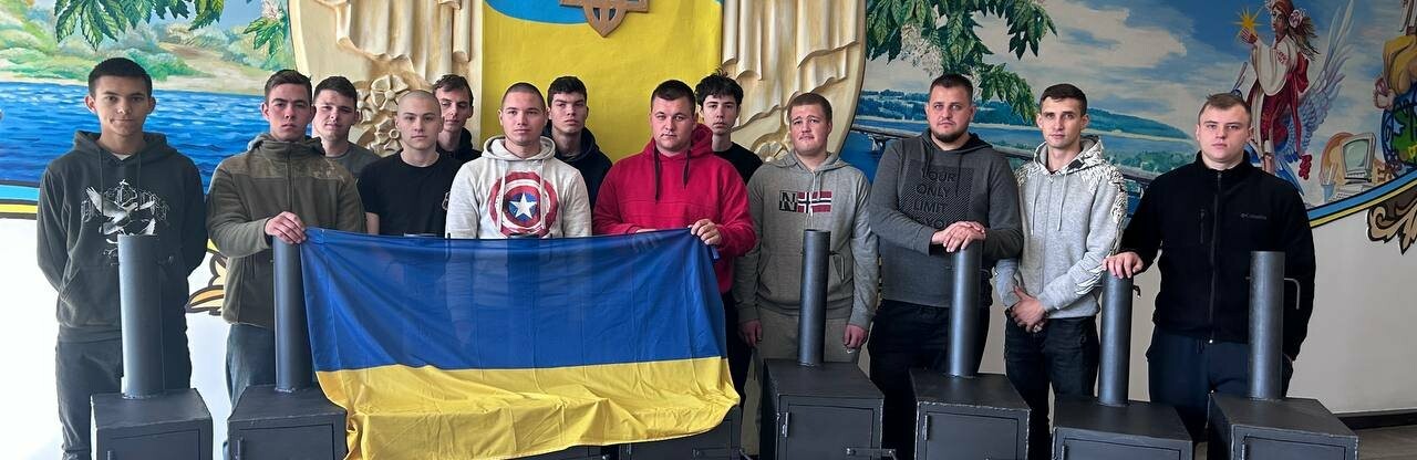 Київські учні змайстрували буржуйки для українських захисників, - ФОТО