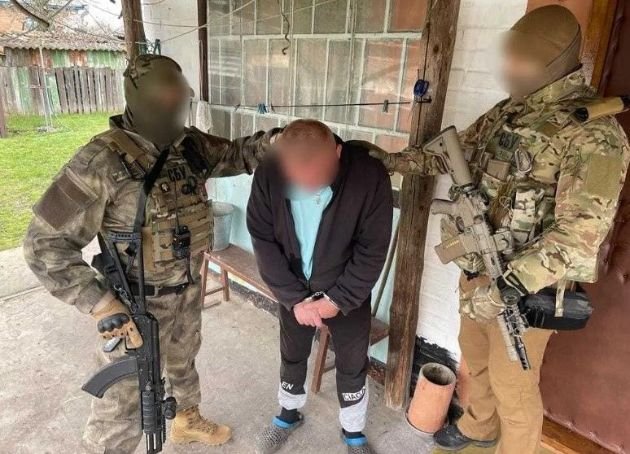 Представився медиком та вимагав гроші за лікування бійця ЗСУ: на Київщині спіймали шахрая, – ФОТО
