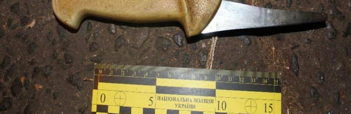 У Києві чоловік напав із ножем на жінок, – ФОТО