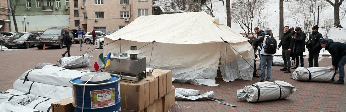 Тенти, буржуйки та генератор: Київ отримав гумдопомогу від iталійських партнерів, – ФОТО 