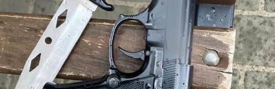 В Ірпені чоловік стріляв із балкона на 8 поверсі: його затримали правоохоронці