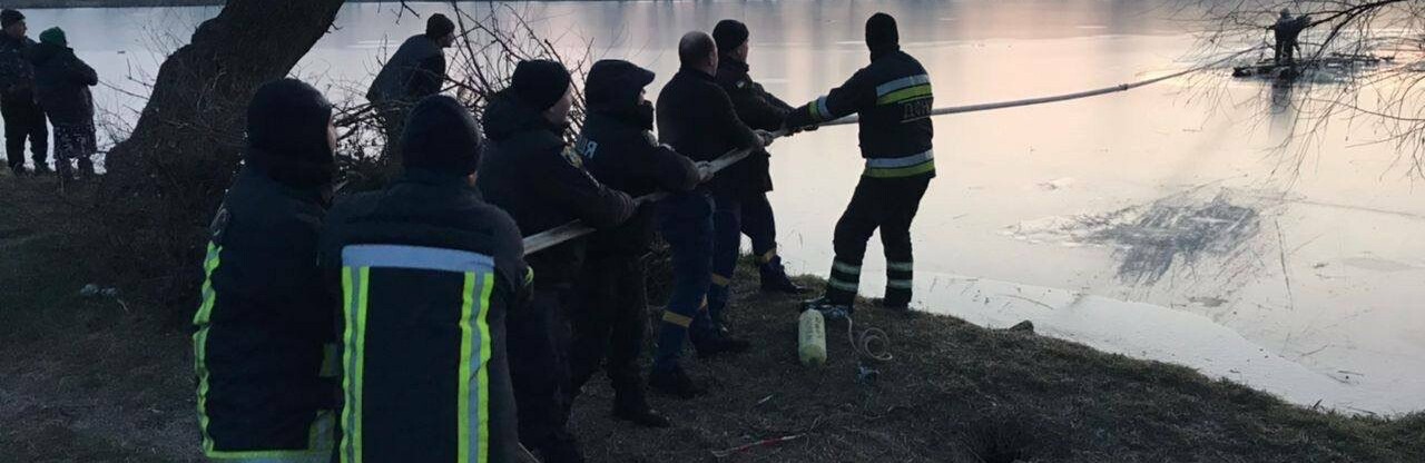 У Київській області мало не пішли під кригу двоє дітей: неповнолітніх врятували правоохоронці, – ФОТО