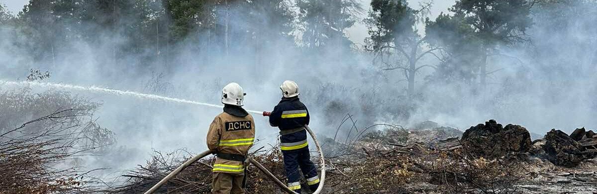 На Київщині горіло сміттєзвалище та тюки з соломою, - ФОТО