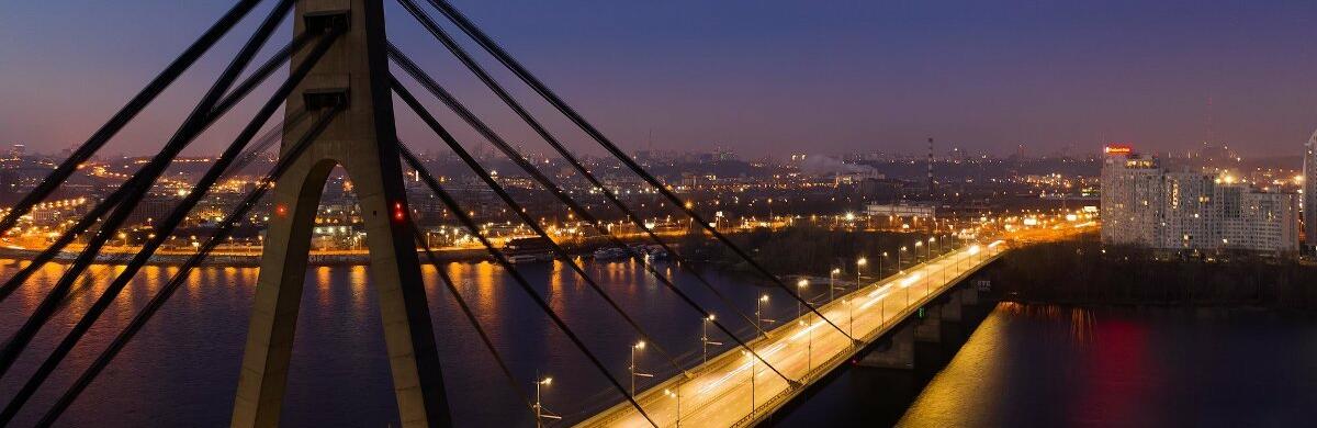 У Києві на мосту через Десенку виконали протиаварійний ремонт