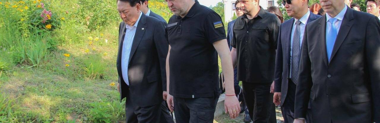 У Київ з неанонсованим візитом прибув президент Південної Кореї