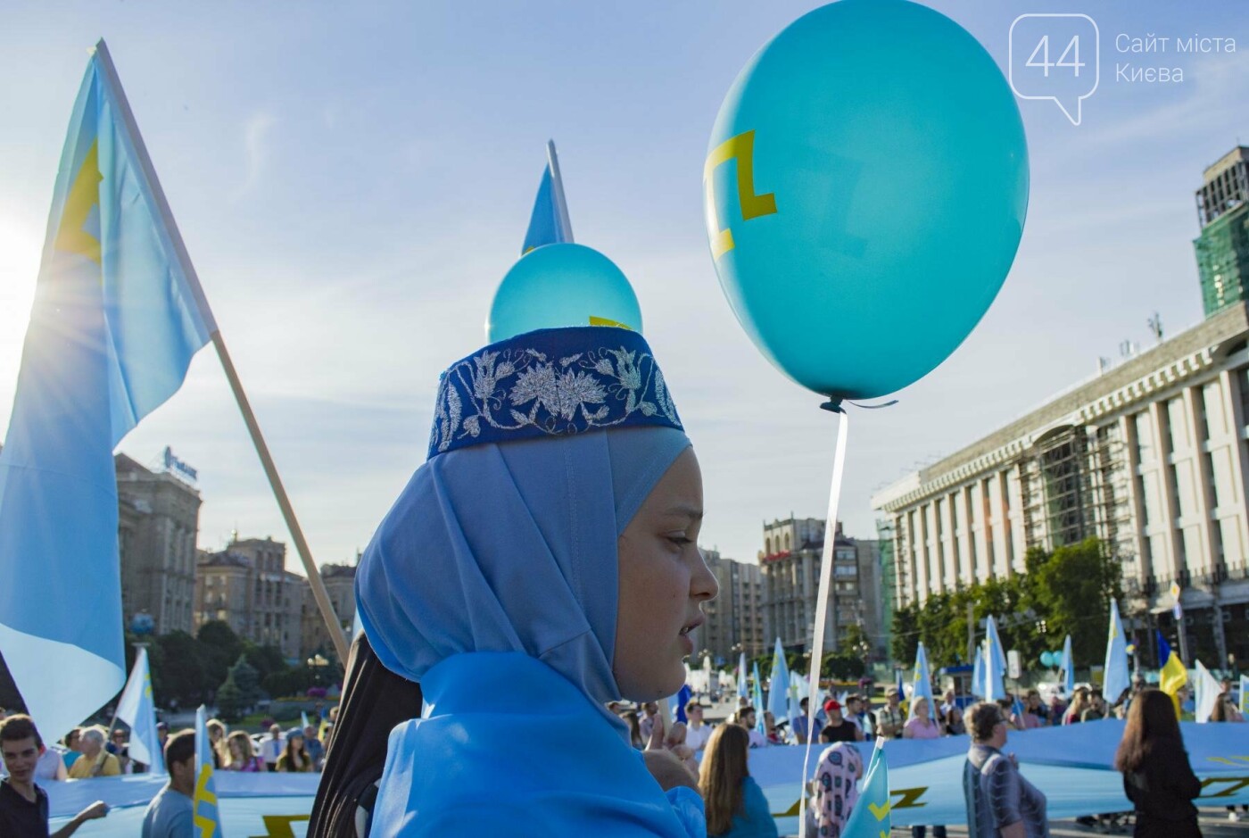 Крымский татарский флаг в Киеве