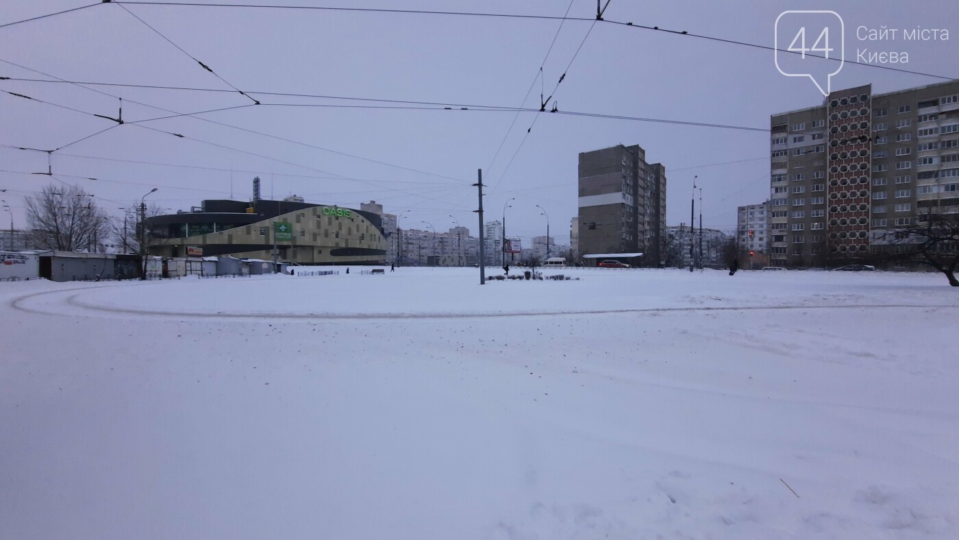 Непогода в Киеве продолжается: улицы не успевают чистить от снега., Фото 44.ua.