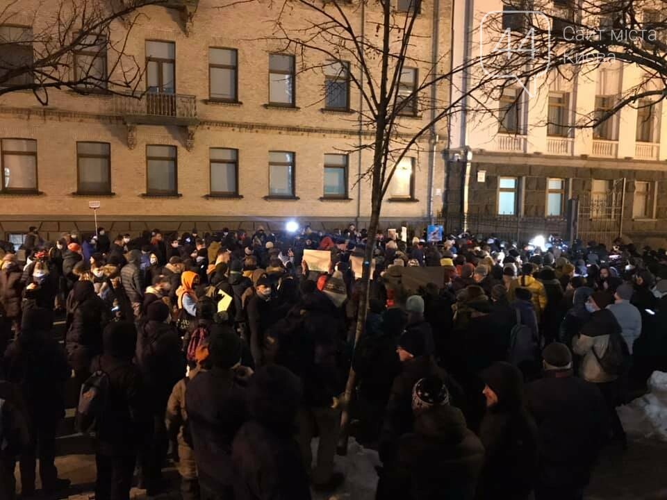 В Киеве больше тысячи активистов требуют освободить Сергея Стерненко. Начались стычки с полицией, фото-3