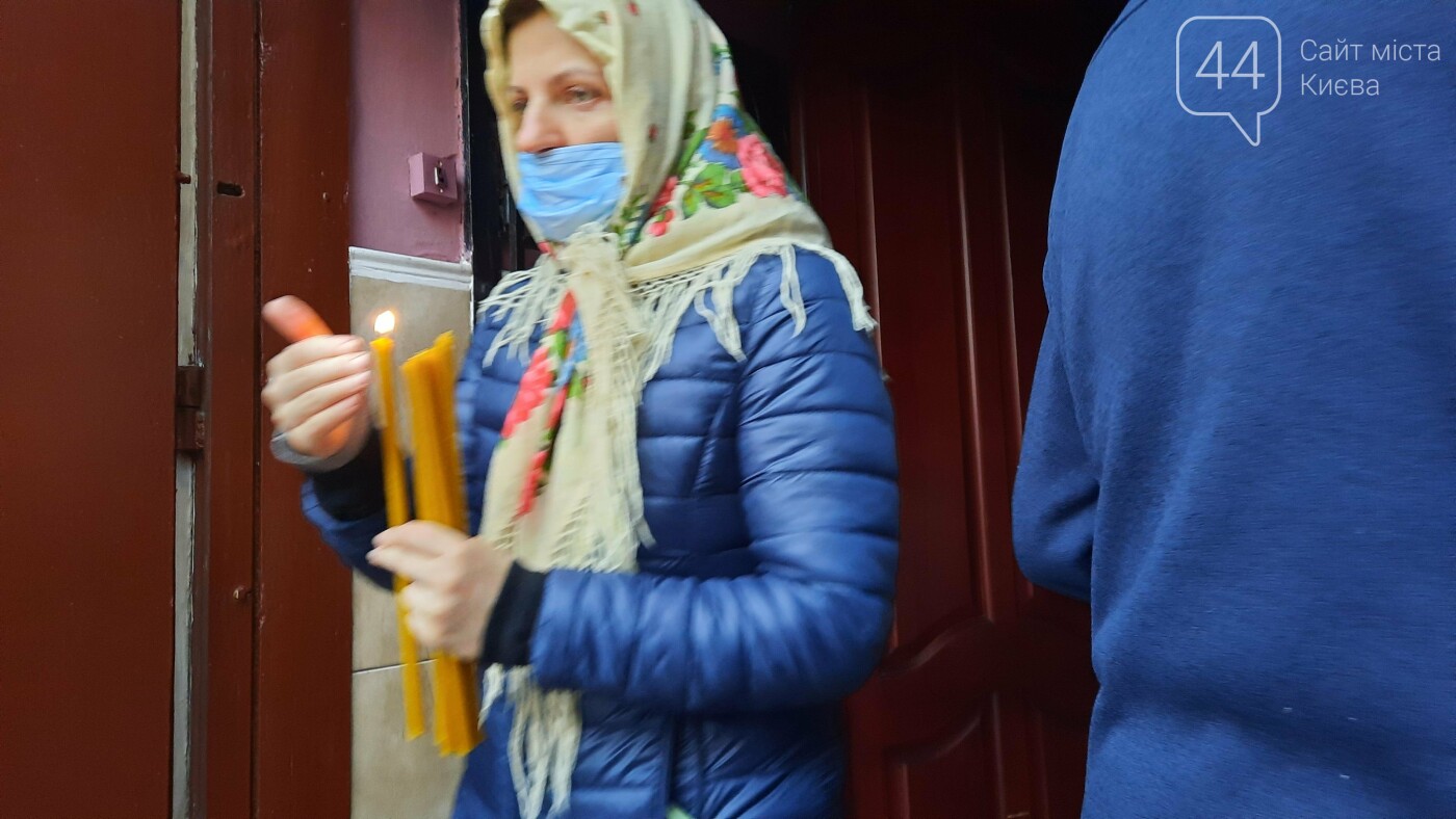 Надел маску и посвятил Пасху: как в Киеве празднуют в условиях карантина, - ФОТО, фото-3
