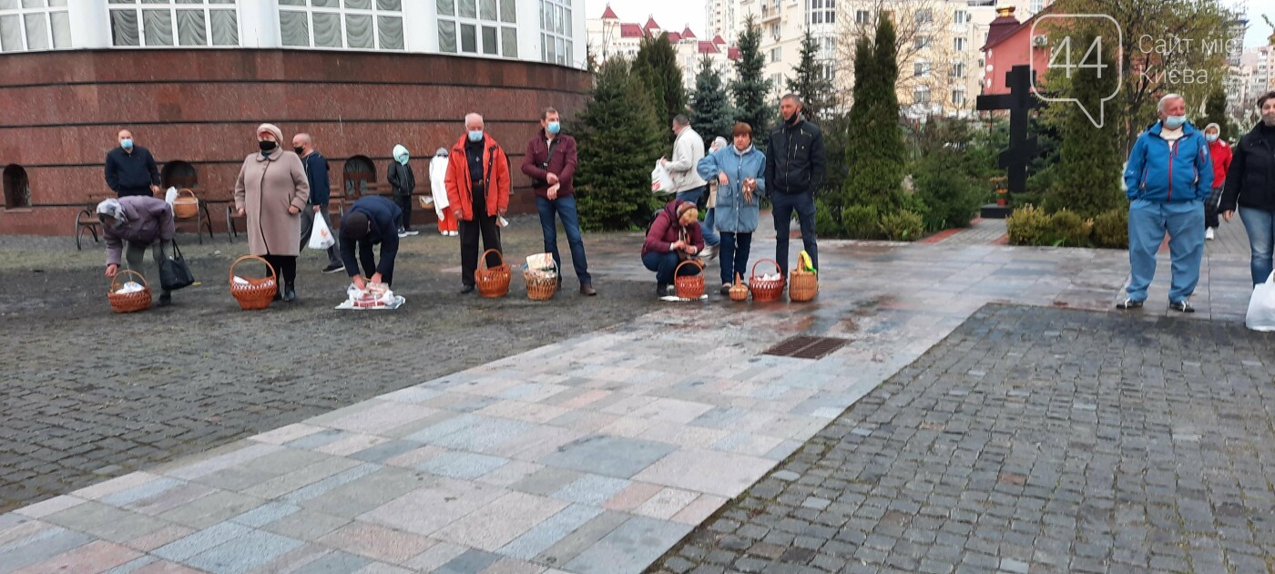 Надел маску и посвятил Пасху: как в Киеве празднуют в условиях карантина, - ФОТО, фото-8