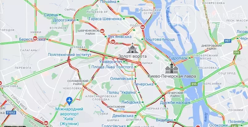 В Киеве мощный ливень затопил Подол. Часть города в пробках