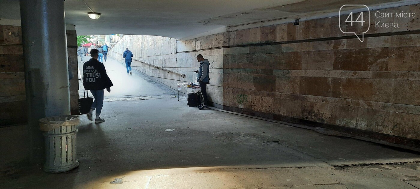 Уже на месте: в подземном переходе на Льва Толстого вернулась торговля., Фото 44.ua