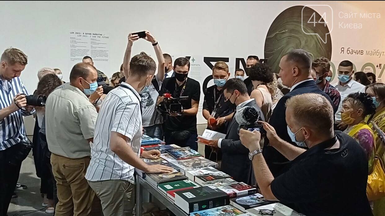 Фестиваль "Кнжный Арсенал" посетил Владимир Зеленский, Фото: 44.ua