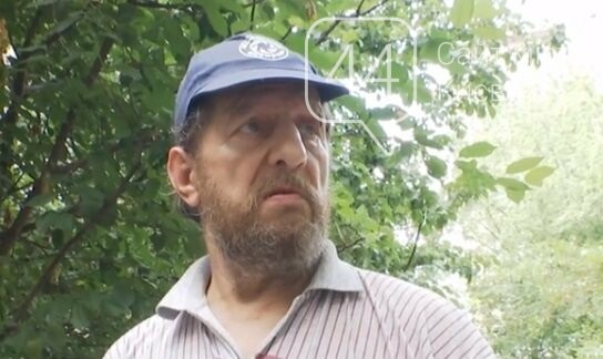 В Киеве мужчина несколько лет свозит мусор в квартиру В Киеве мужчина несколько лет свозит мусор в квартиру