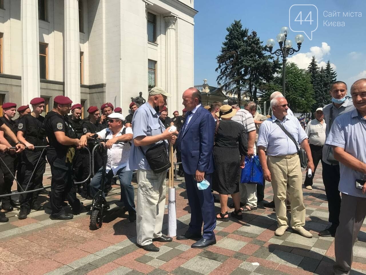 В Киеве митинговали пенсионеры силовых структур: что они требовали В Киеве митинговали пенсионеры силовых структур: что они требовали, Фото: 44.ua