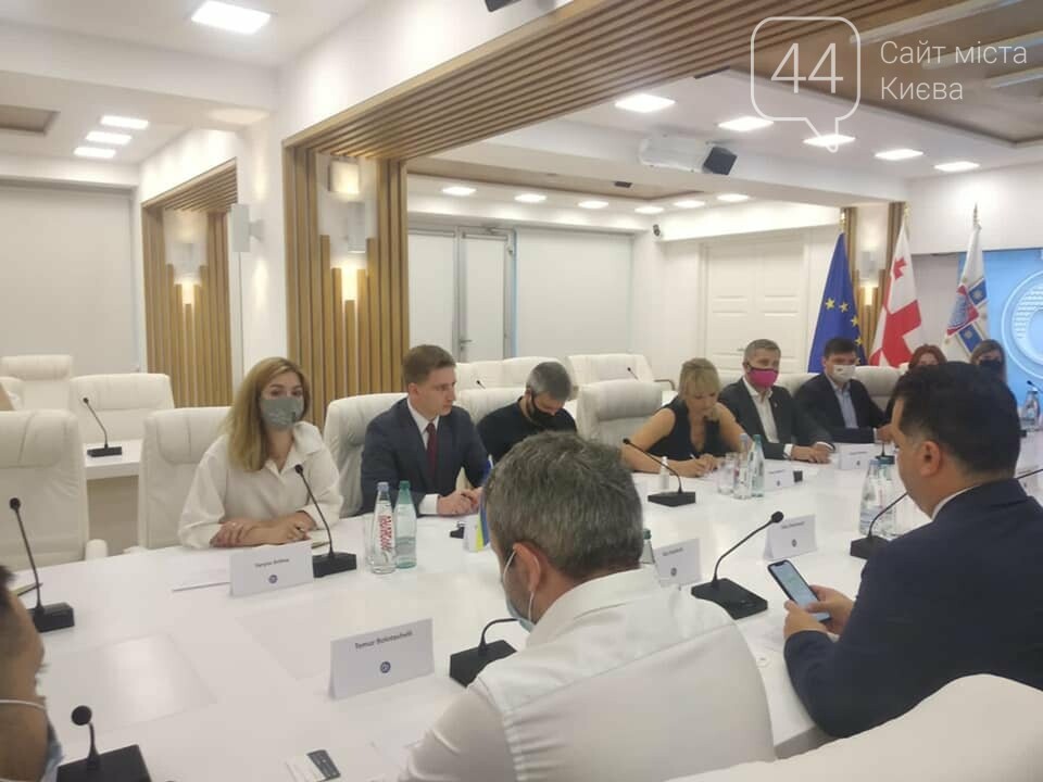 Плановая поездка делегации в Тбилиси, Источник: Facebook секретаря КГГА