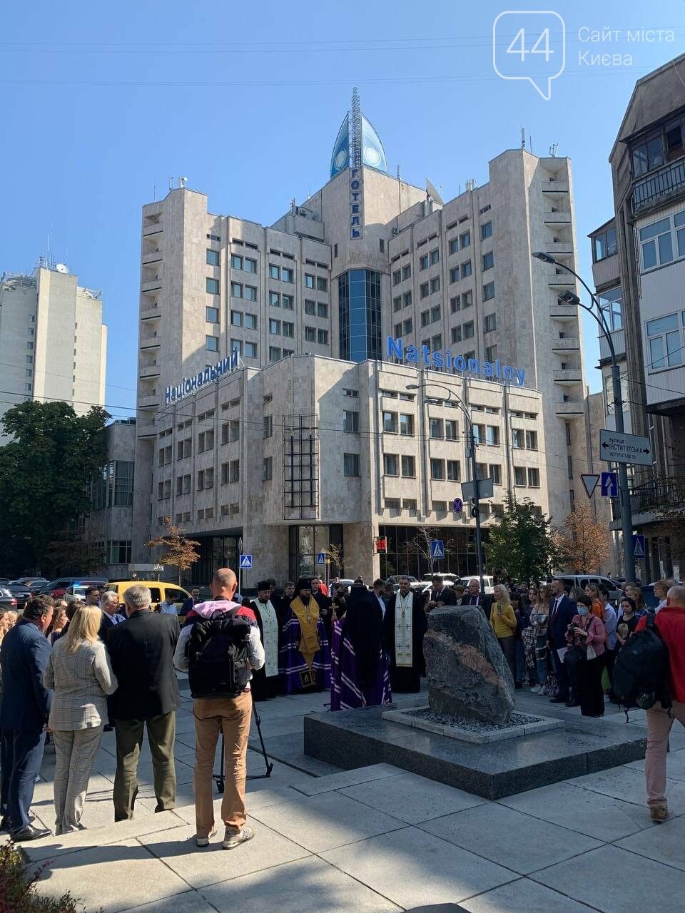 "И ты - Франко": в Киеве открыли памятный знак украинскому писателю, - ФОТО, ВИДЕО, фото-1, 44.ua