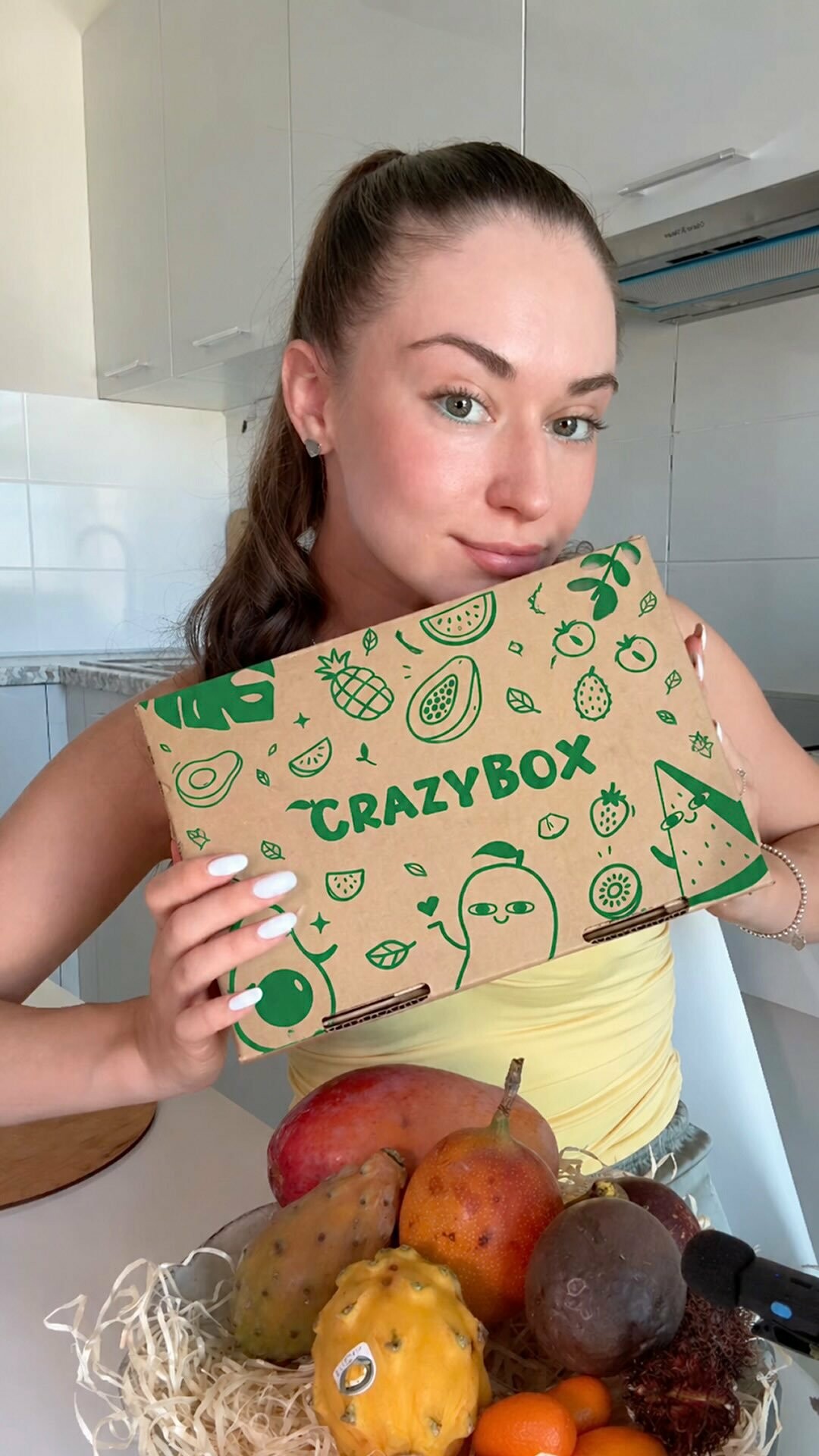 CrazyBox - доставка екзотичних і сезонних фруктів в подарункових коробках по Києву і Україні!
