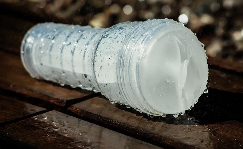 Мастурбатор вагіна в колбі Fleshlight Ice Lady, кібершкіра, прозорий, 24.5 х 10 см - Изображение 4
