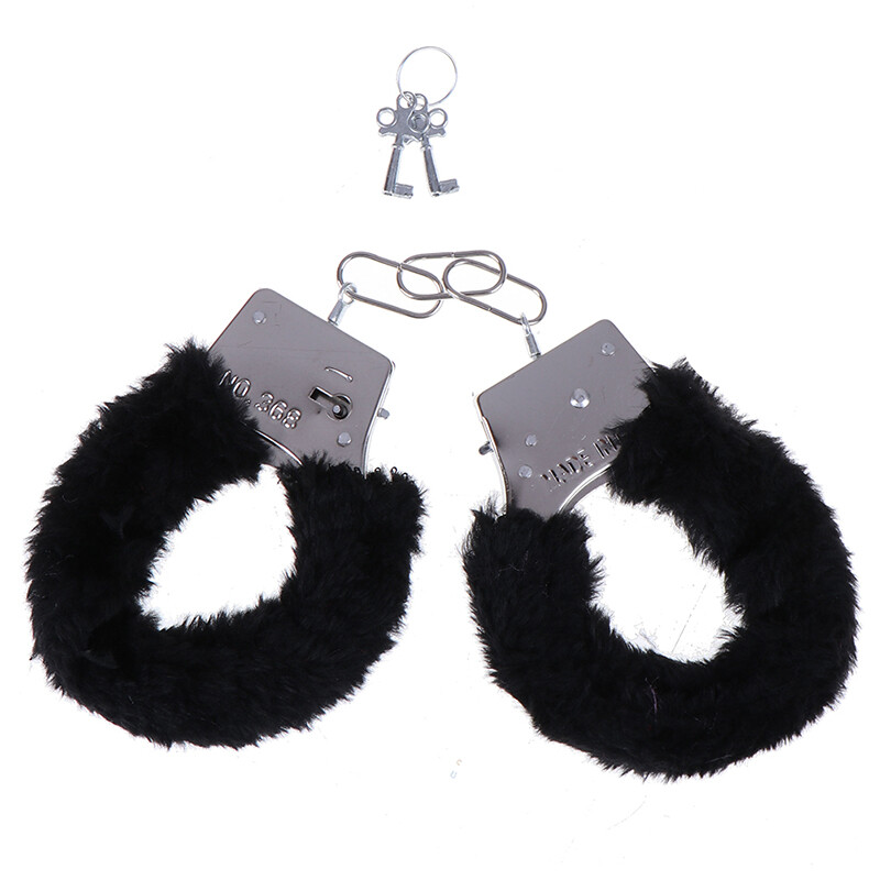 Наручники Fur Love cuffs чорні NO TABOO - Изображение 3