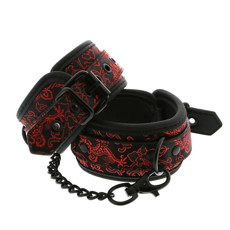 Поножі Dream Toys Blaze з червоною вишивкою, чорні, 5 см