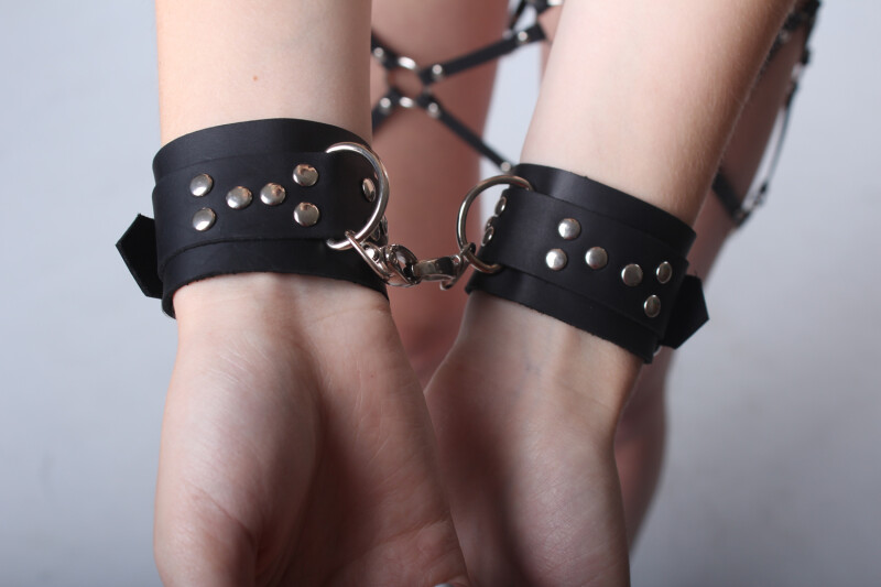 Наручники шкіряні Handcuffs 3 TABOO, ручної роботи, чорні - Зображення 4