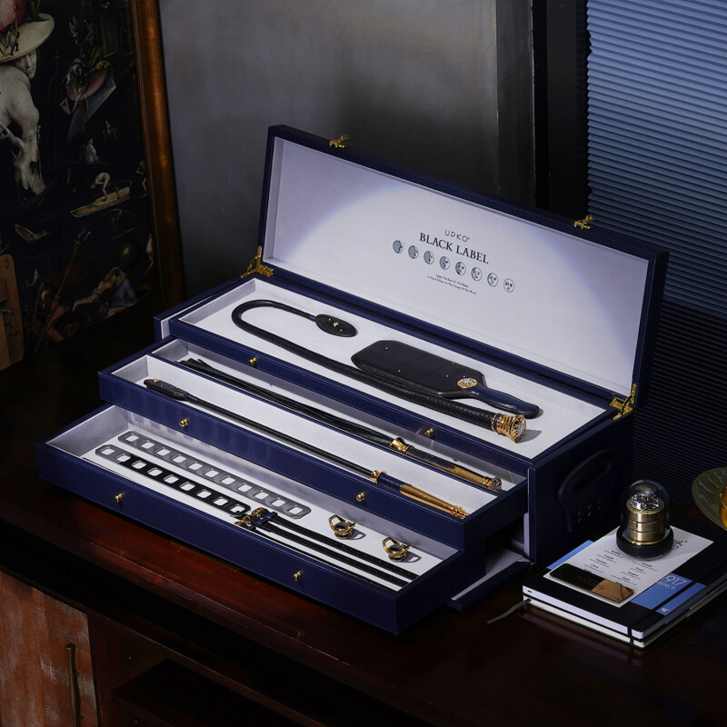 Валіза БДСМ UPKO Black Label Deluxe Kit з розкішними девайсами з італійської шкіри