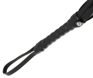 Флогер з рельєфною рукояттю Fetish Flogger чорний - Зображення 1