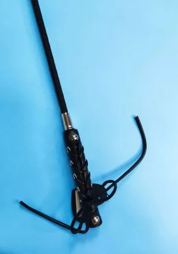 Стек із шнурівкою на рукояті Fetish Whip braid чорний - Зображення 3