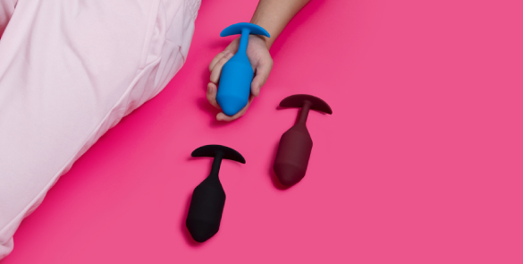 Анальна пробка зі зміщеним центром ваги Snug Plug 3 B-Vibe, силіконова, чорна, 12 х 3.8 см - Изображение 9