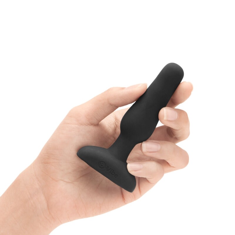 Анальна пробка з вібрацією і пультом B-Vibe Novice Plug, чорна, 8.5 х 2.5 см - Зображення 4