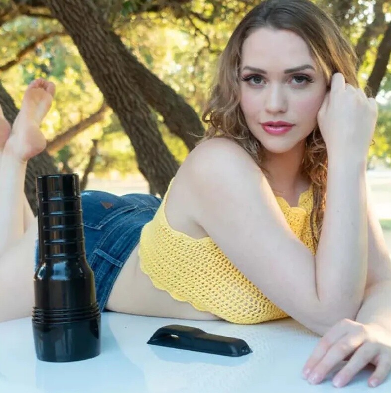 Мастурбатор вагіна в колбі Fleshlight Pink Lady Mini-Lotus, з рельєфом, кібершкіра, бежевий, 25 х 10 см - Изображение 6