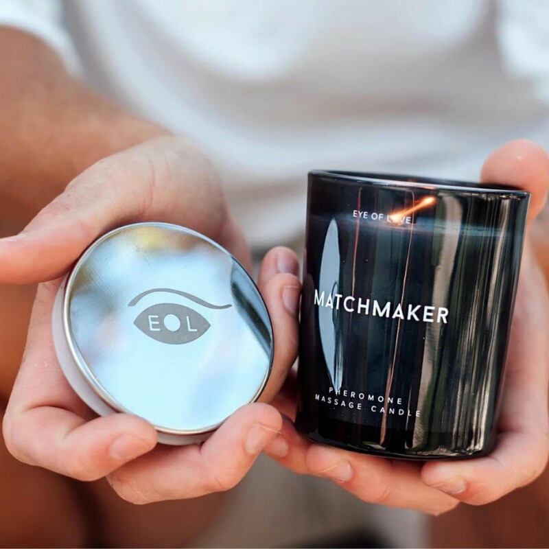 Масажна свічка з феромонами Eye Of Love Matchmaker Black Diamond у склі, чорна, 180 мл - Изображение 6