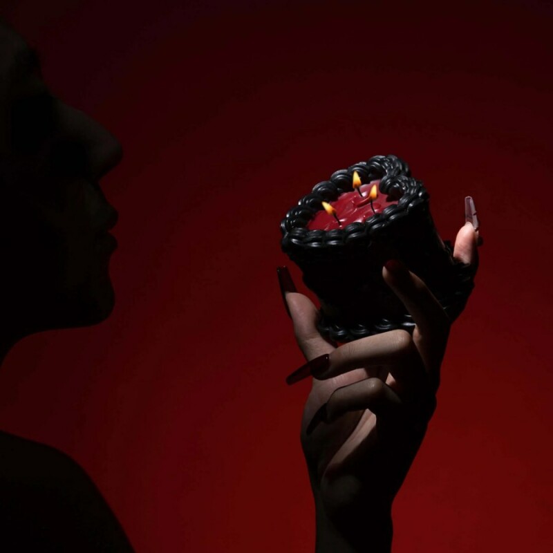 Свічка воскова UPKO, 270 г, Midnight Sweetie низькотемпературна, чорна - Изображение 2