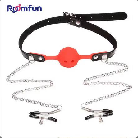 Кляп з чотирма отворами Roomfun із затискачами для сосків, червоний, 4.2 см