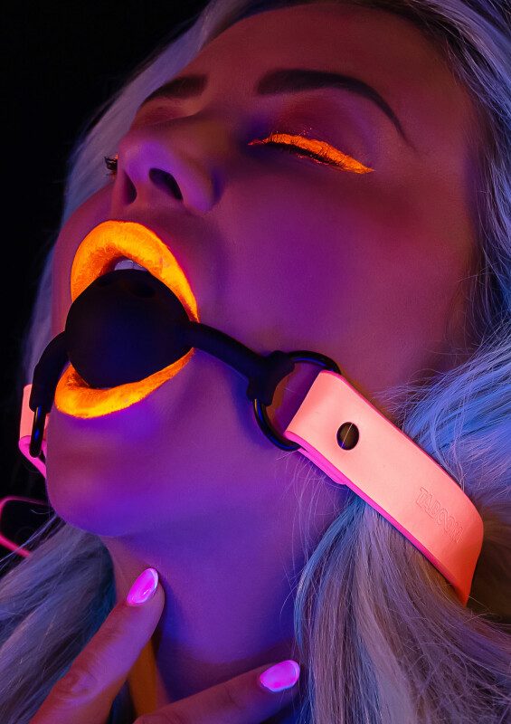 Кляп, що світиться в темряві Taboom Glow In The Dark, рожево-чорний - Изображение 1
