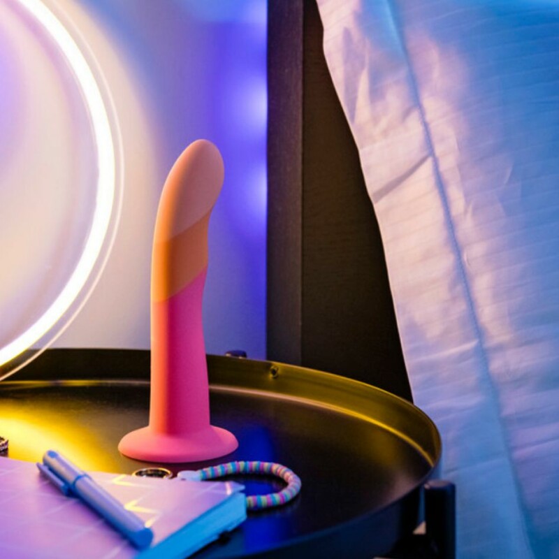 Нереалістичний фалоімітатор ROMP Dizi Dildo насадка на страпон на присосці, для точки G і P, помаранчевий, 18 см х 3.5 см - Изображение 7