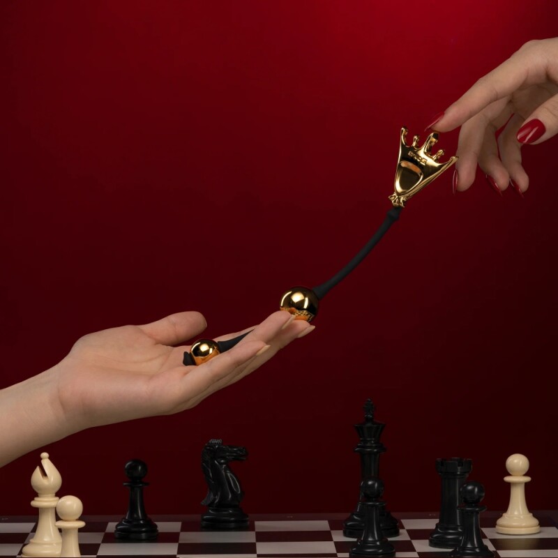 Вагінальні кульки The Chess Queen UPKO The Chess Collection металеві, чорно-золоті, 22 х 2.5 см - Зображення 3