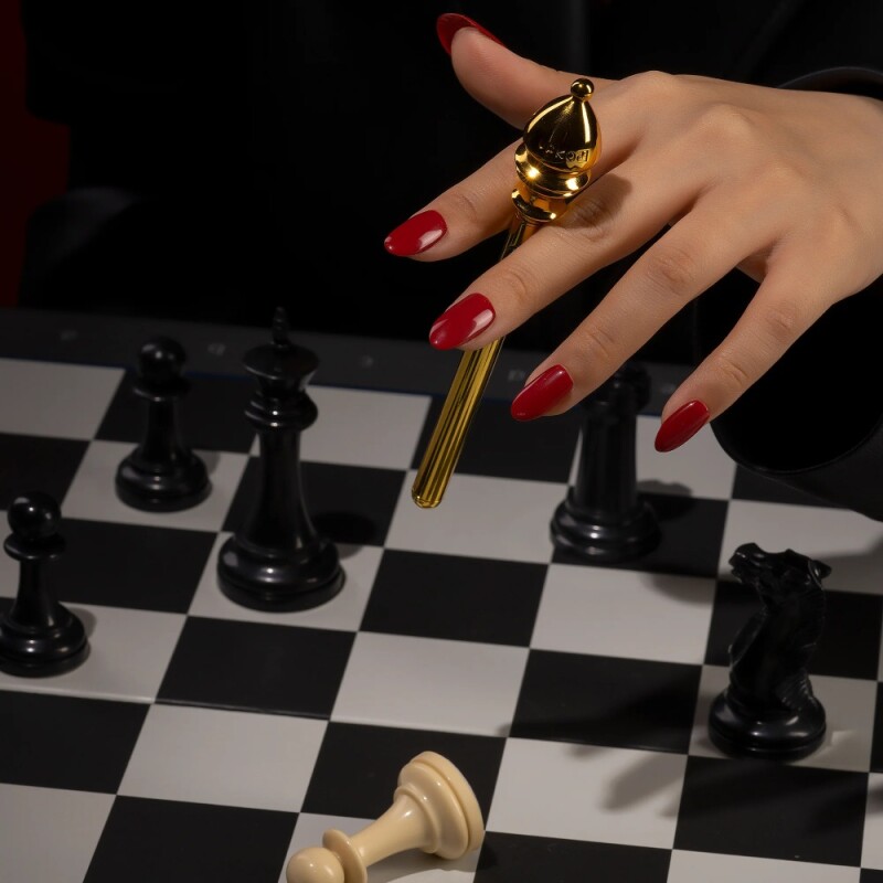 Вібратор у вигляді шахової фігури Bishop UPKO The Chess Collection металевий, золотий, 14 х 0.8 см - Изображение 6