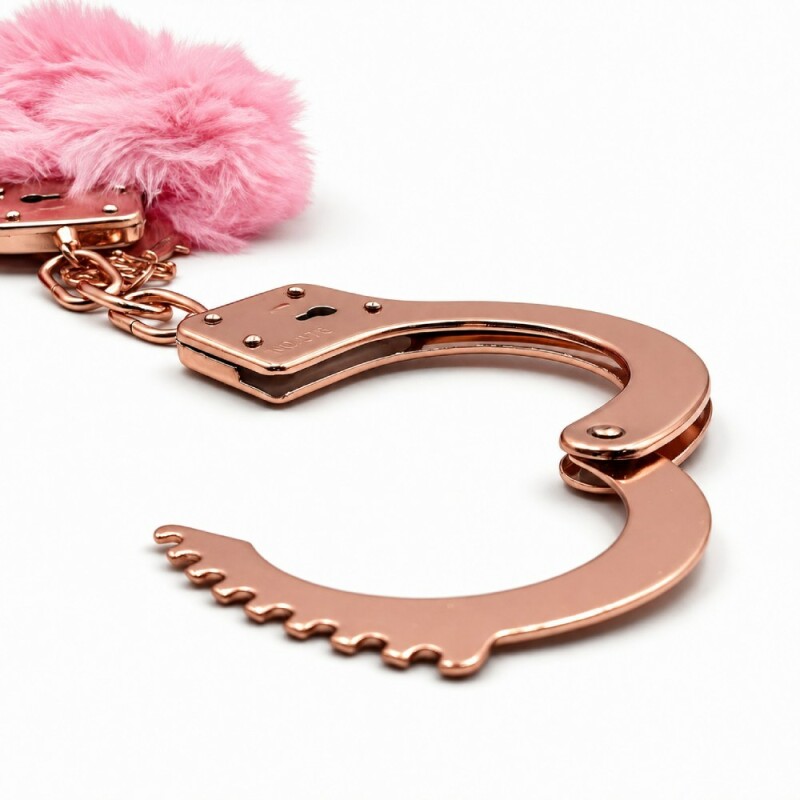 Наручники металеві WOW Fetish з рожевим хутром, золоті - Зображення 3