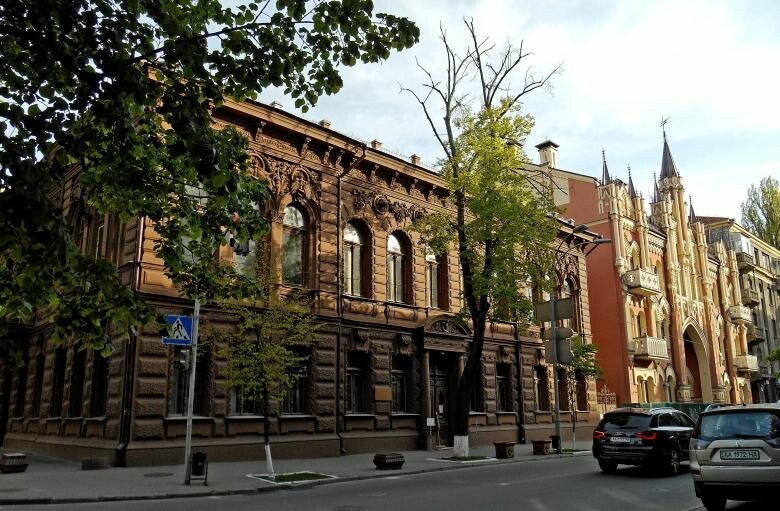 Шоколадный домик в Киеве: как он выглядит и почему так называется ...