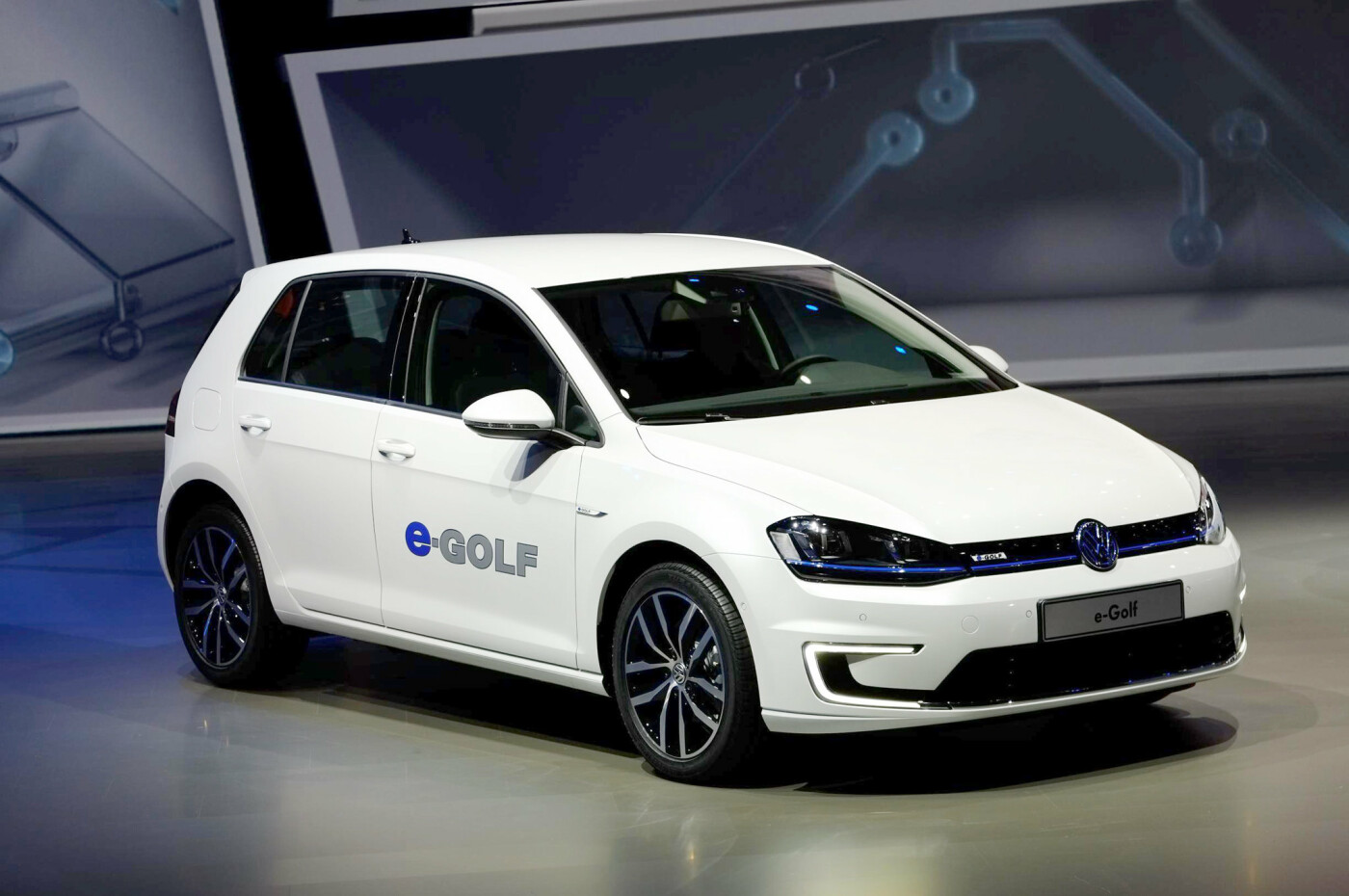 Volkswagen e-Golf: комфорт и экологичность по приемлемой цене, фото-1 Volkswagen e-Golf: комфорт и экологичность по приемлемой цене, фото-1