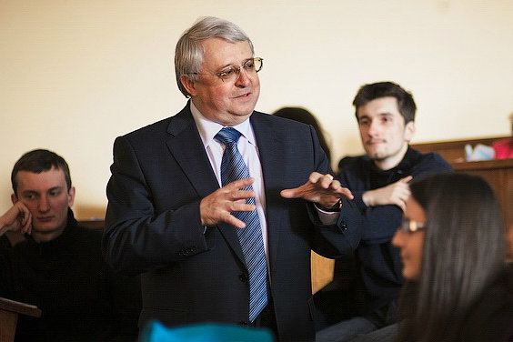 Виктор Андрущенко Виктор Андрущенко - Фото: npu.edu.ua