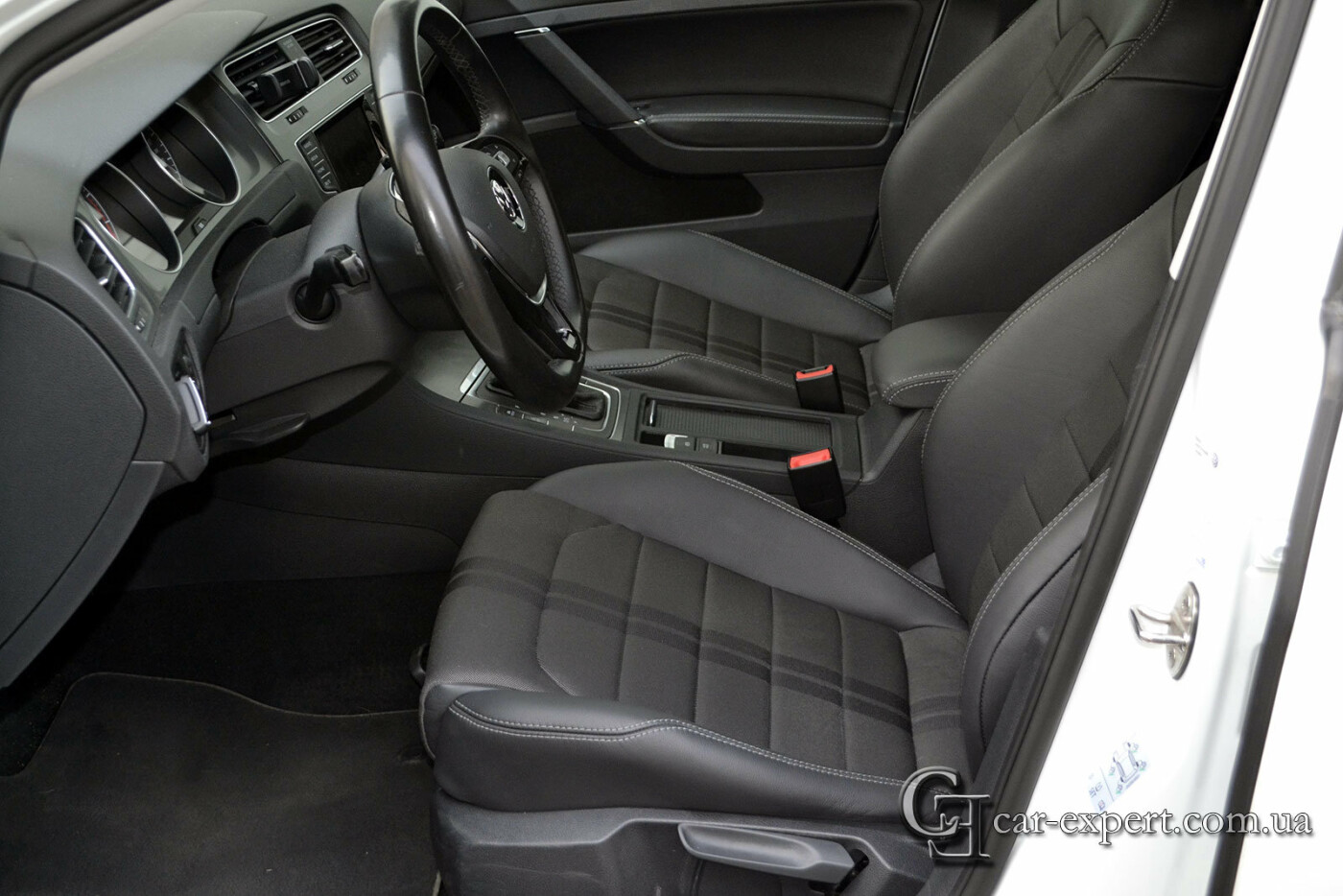 Перетяжка салона автомобиля, фото-4 Перетяжка салона автомобиля, фото-4