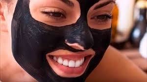 Черная маска в домашних условиях от прыщей. Рецепты домашних масок от прыщей и черных точек