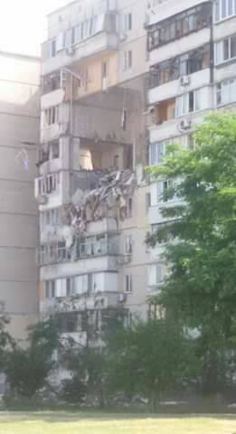 В Киеве прогремел мощный взрыв в жилом доме на Позняках, -..., фото-2 В Киеве прогремел мощный взрыв в жилом доме на Позняках, - ФОТО, ВИДЕО, фото-2, Фото из соцсетей