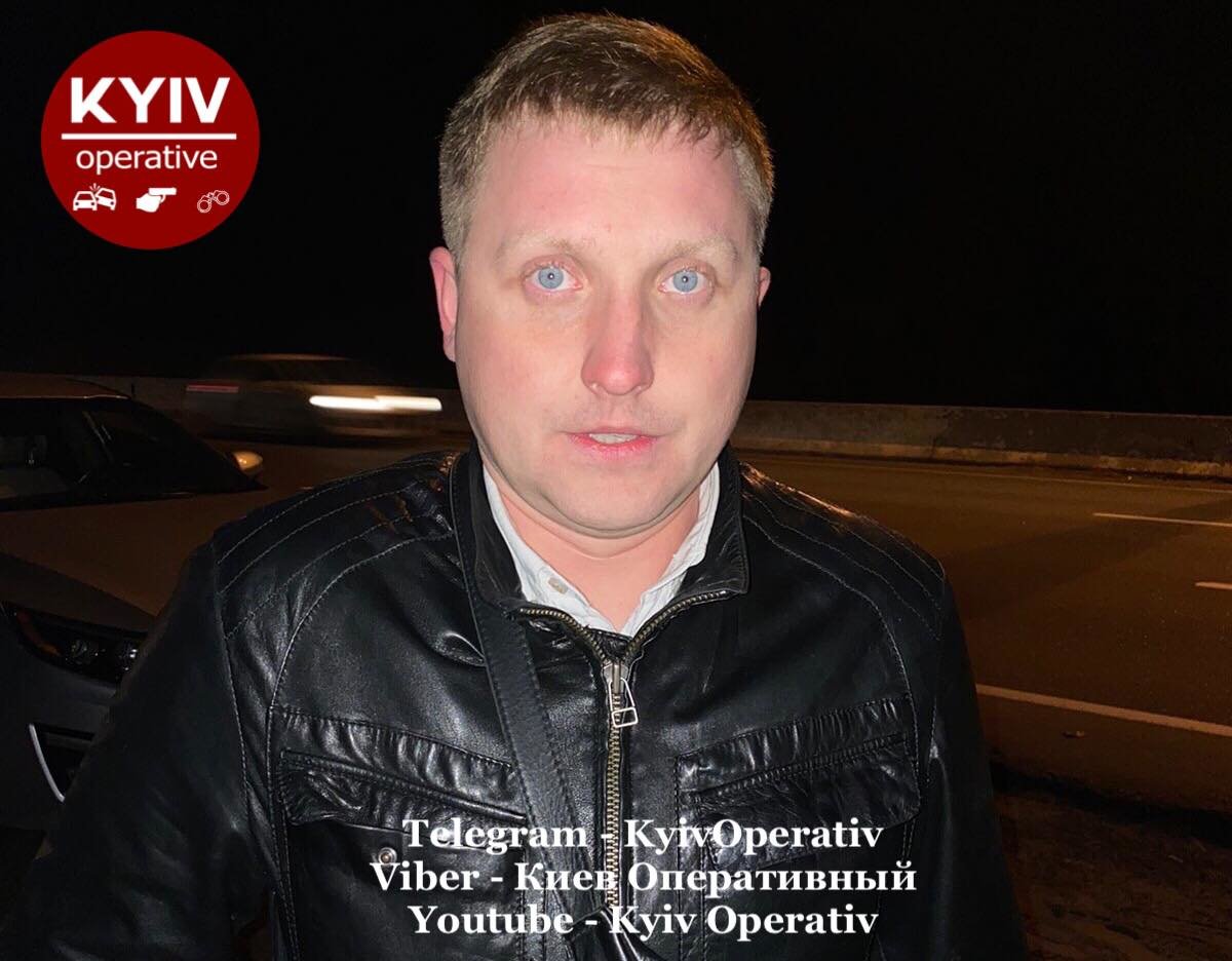 В Киеве патрульные полицейские задержали наркокурьеров, Фото: Киев Оперативный (Facebook)