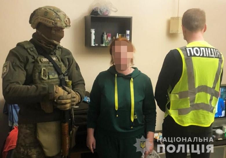  В Киеве группа людей сдавали квартиры для интимных услуг, их задержали, фото-4