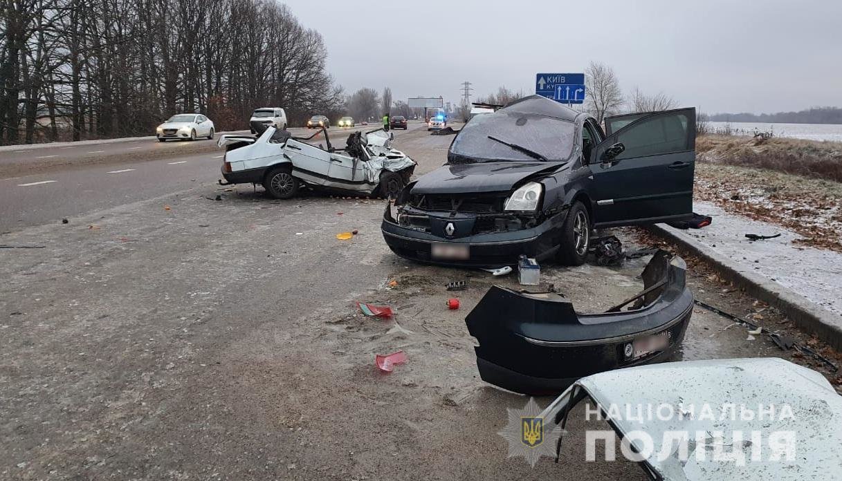 На трассе Киев — Знаменка произошла серьезная авария. Погиб 14-летн... На трассе Киев — Знаменка произошла серьезная авария. Погиб 14-летний подросток и водитель, Фото: Национальная Полиция
