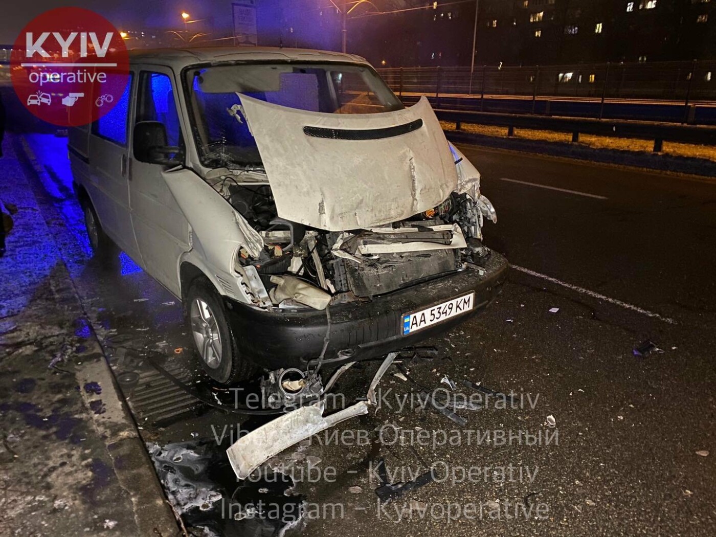 Пьяный водитель в Киеве устроил ДТП и начал отстреливаться от пресл... Пьяный водитель в Киеве устроил ДТП и начал отстреливаться от преследующих его свидетелей, Фото: Киев Оперативный